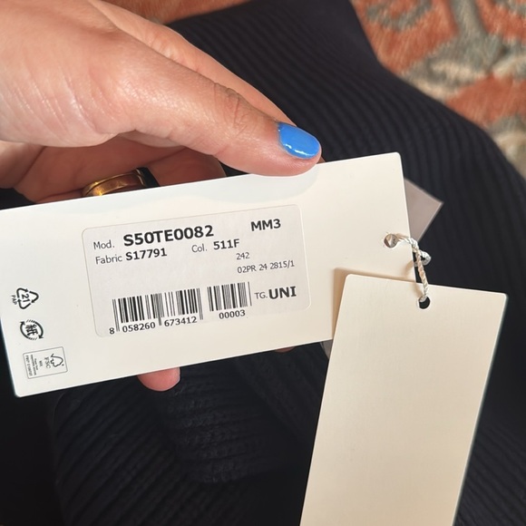 NWT Maison Margiela Ribbed Scarf in Navy - Picture 5 of 7